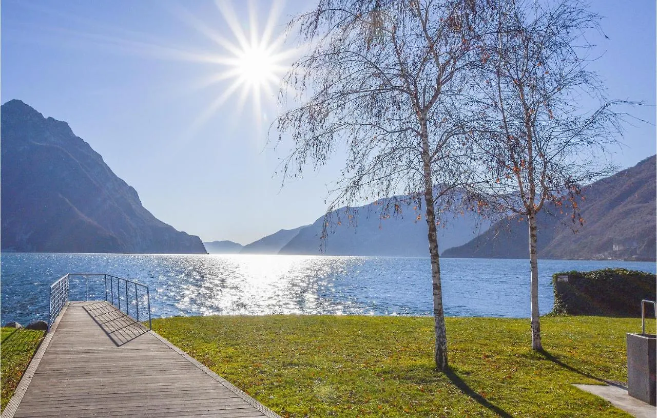Semesterbostad Nice Home In Solto Collina Bg With Kitchen Riva di Solto