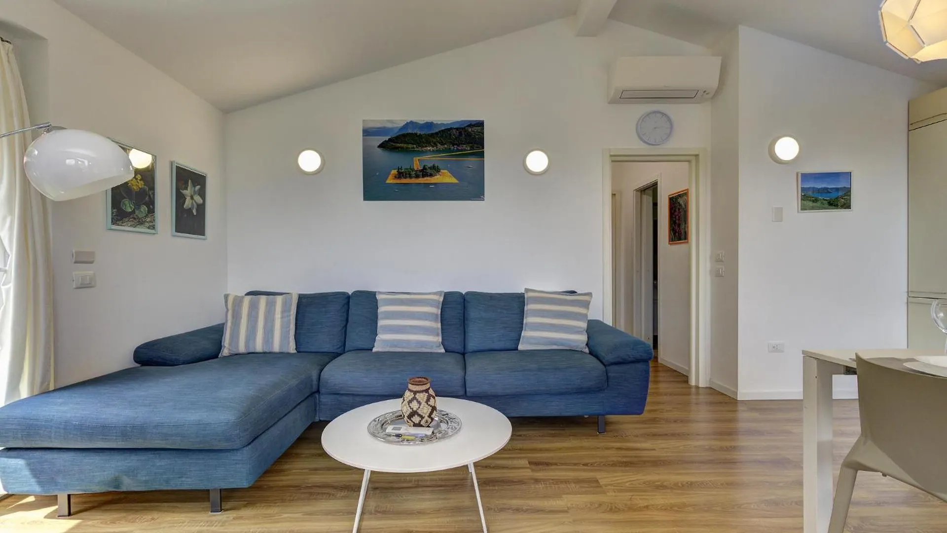 Semesterbostad Nice Home In Solto Collina Bg With Kitchen Riva di Solto