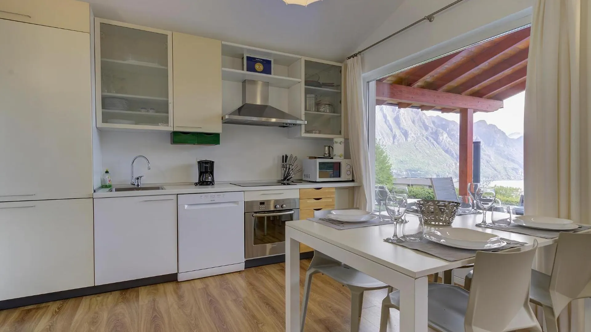 Nice Home In Solto Collina Bg With Kitchen Riva di Solto